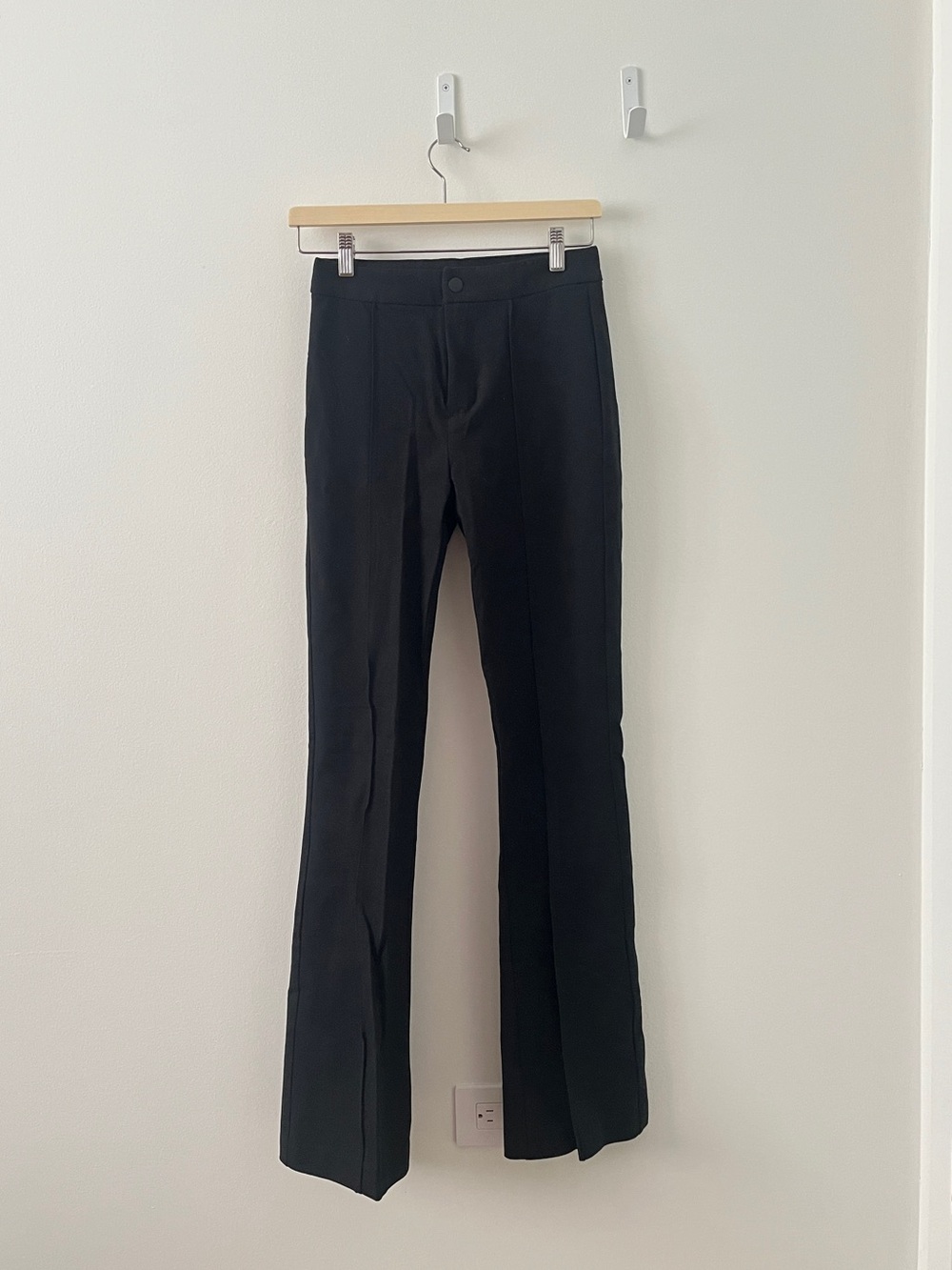 GAP Black Flared Dress Pant (Size 0)
